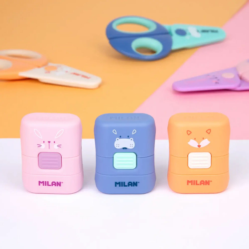 Milan Compact The Fun eraser with brush, 1000000000052422 03 