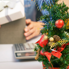 Как да украсим офиса за Коледа?